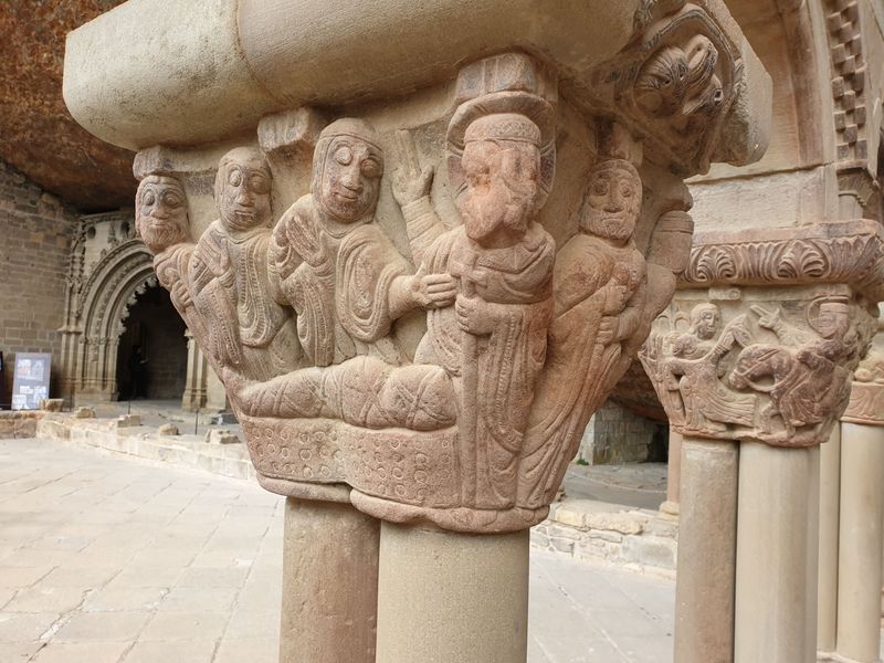 monastere-saint-jean-de-la-pena_12