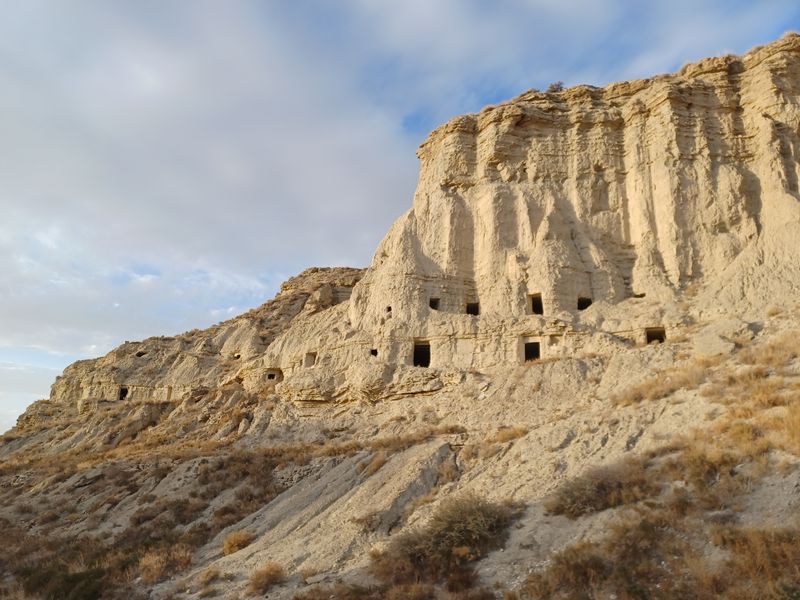 les-grottes-troglodytes-d-arguedas