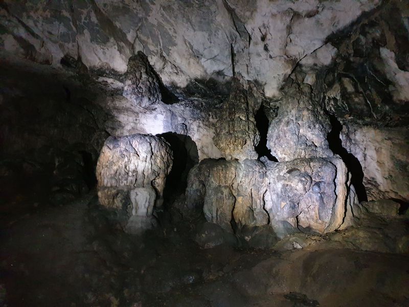 les-grottes-d-eaux-chaudes_5