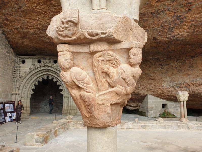 monastere-saint-jean-de-la-pena_9